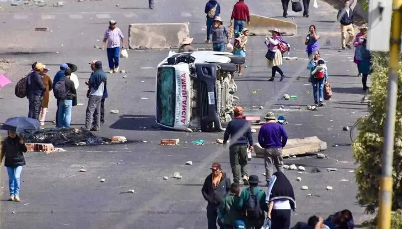 50 heridos en los bloqueos evistas fueron atendidos en centros hospitalarios, según Ministerio de Salud