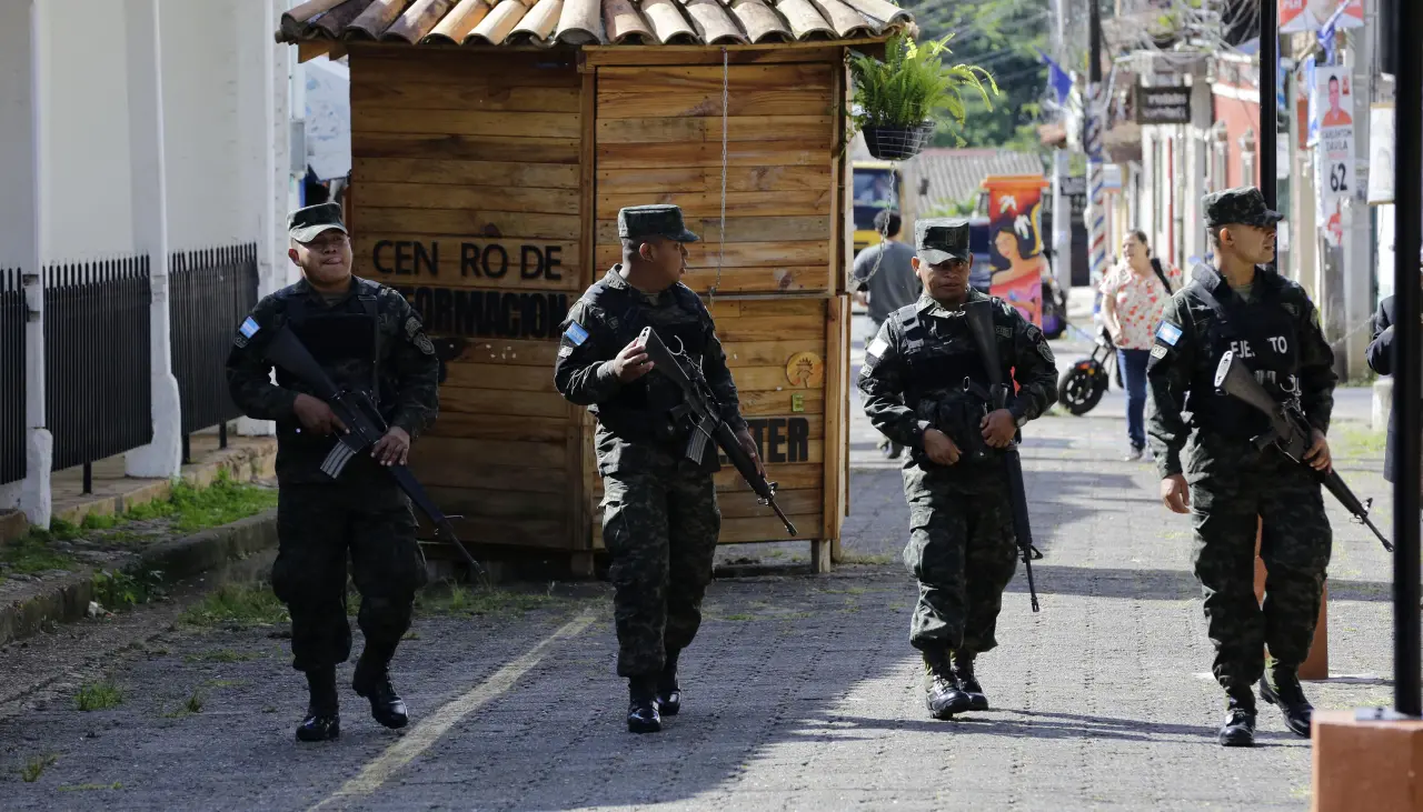 Hondureños a decidir entre el continuismo de la izquierda o el retorno de la derecha