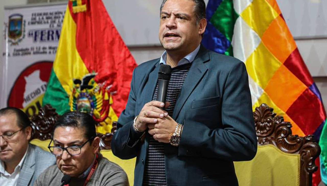 Gobernador Revilla sobre la legalización de autos ‘chutos’: “Podría considerarse que esta sea la última vez”
