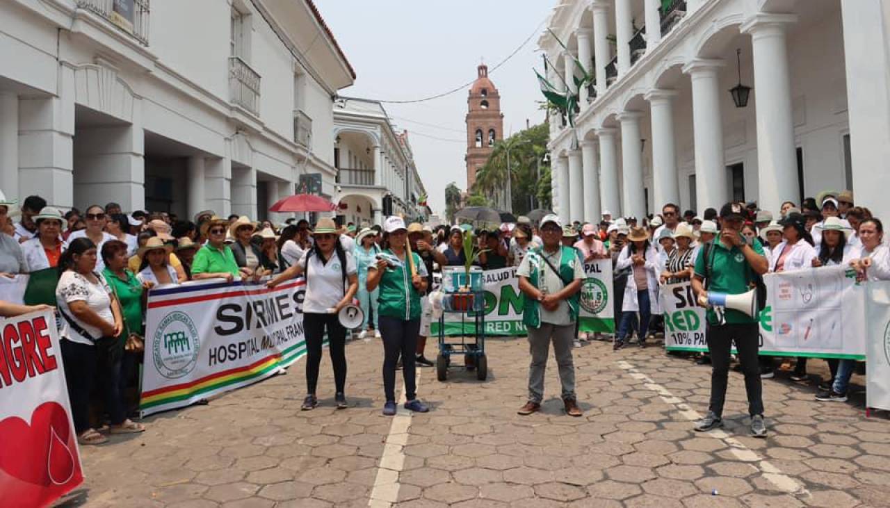 Santa Cruz: Sector salud tendrá otro paro de 48 horas exigiendo a la Alcaldía y a la Gobernación el pago de salarios