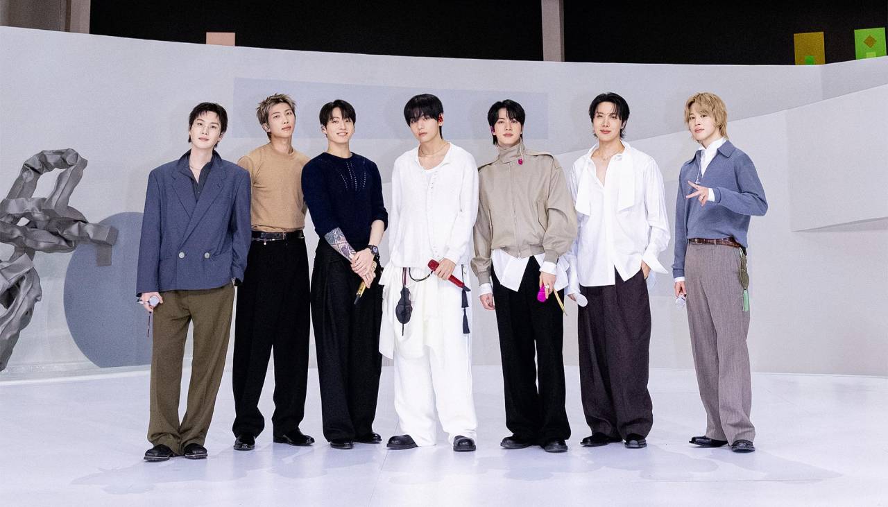 El álbum regreso de BTS lidera Billboard y logra el mejor debut grupal en una década