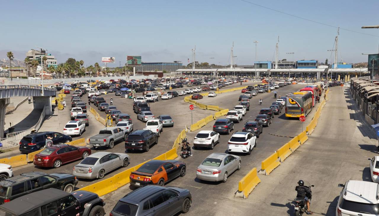Fallo informático crea caos peatonal y vehicular en la frontera de EEUU y México