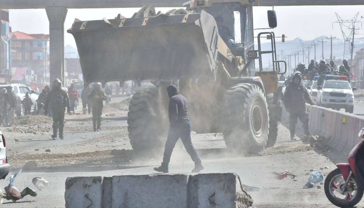 Primeras horas del Estado de excepción: Bolivia reporta menos de 40 puntos de bloqueo 