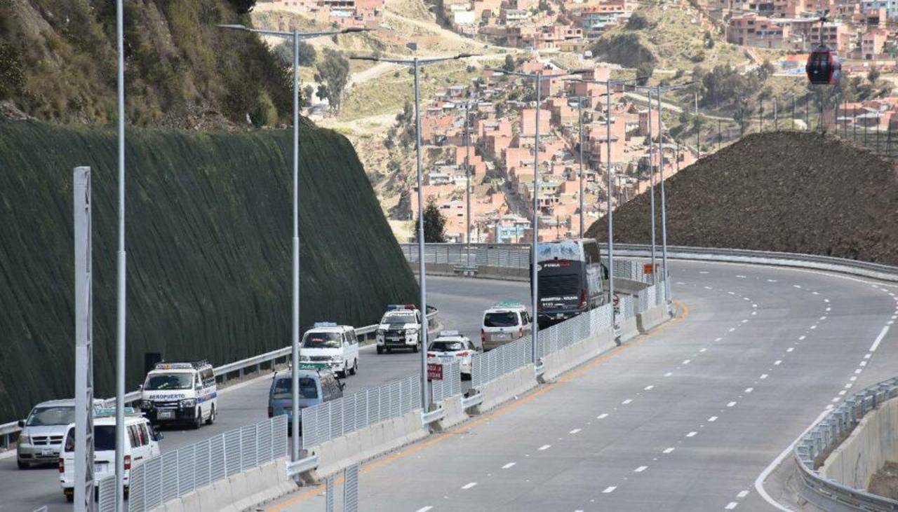 Dictan detención preventiva para el hombre acusado de empujar a su pareja contra un bus en la autopista 