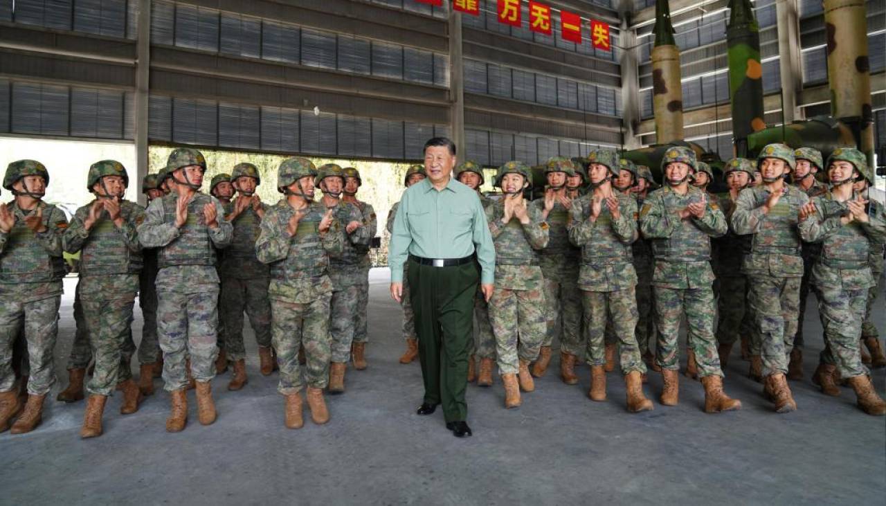 China: El presidente Xi Jinping pide a sus tropas intensificar su preparación para la guerra