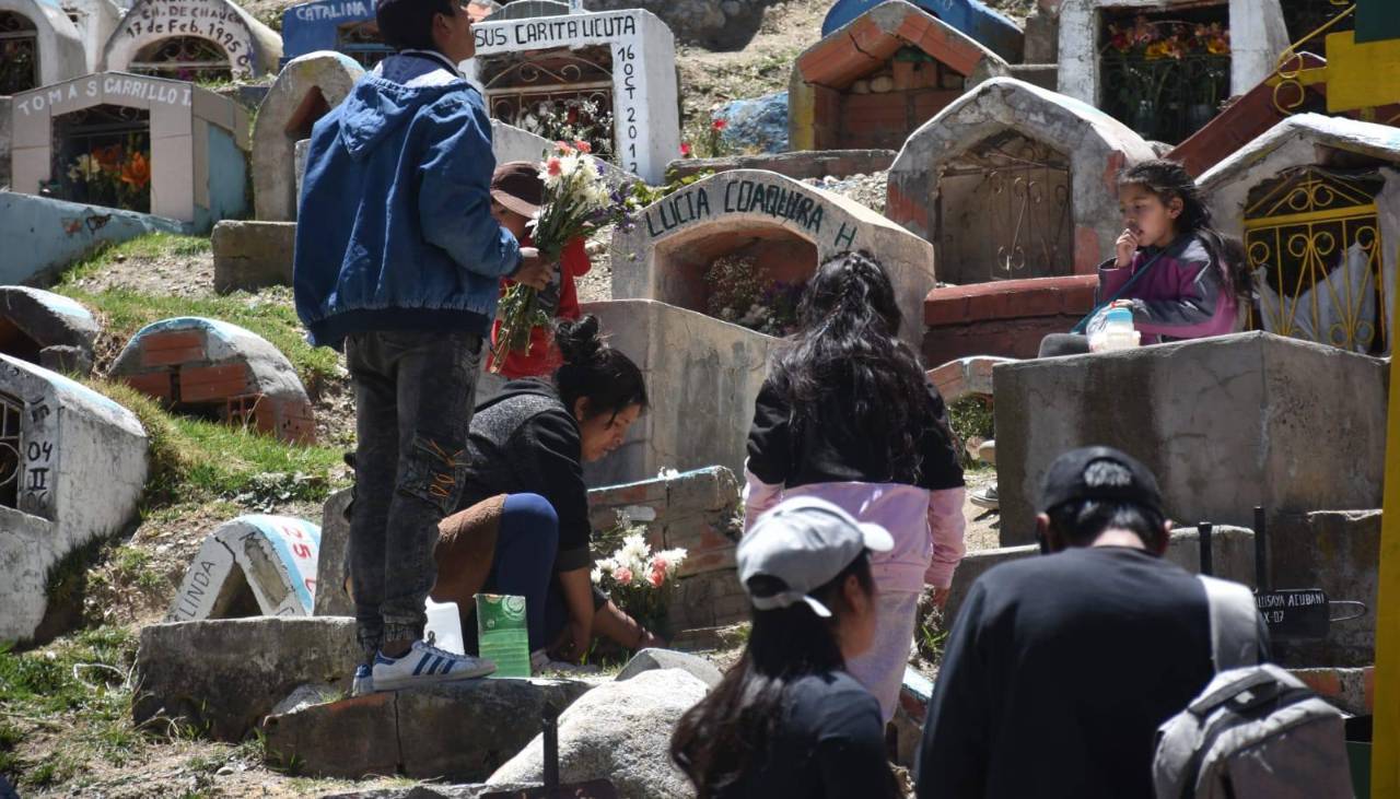 Directora edil denuncia que la Gobernación multará a la Alcaldía de La Paz por su intervención en el cementerio La Llamita