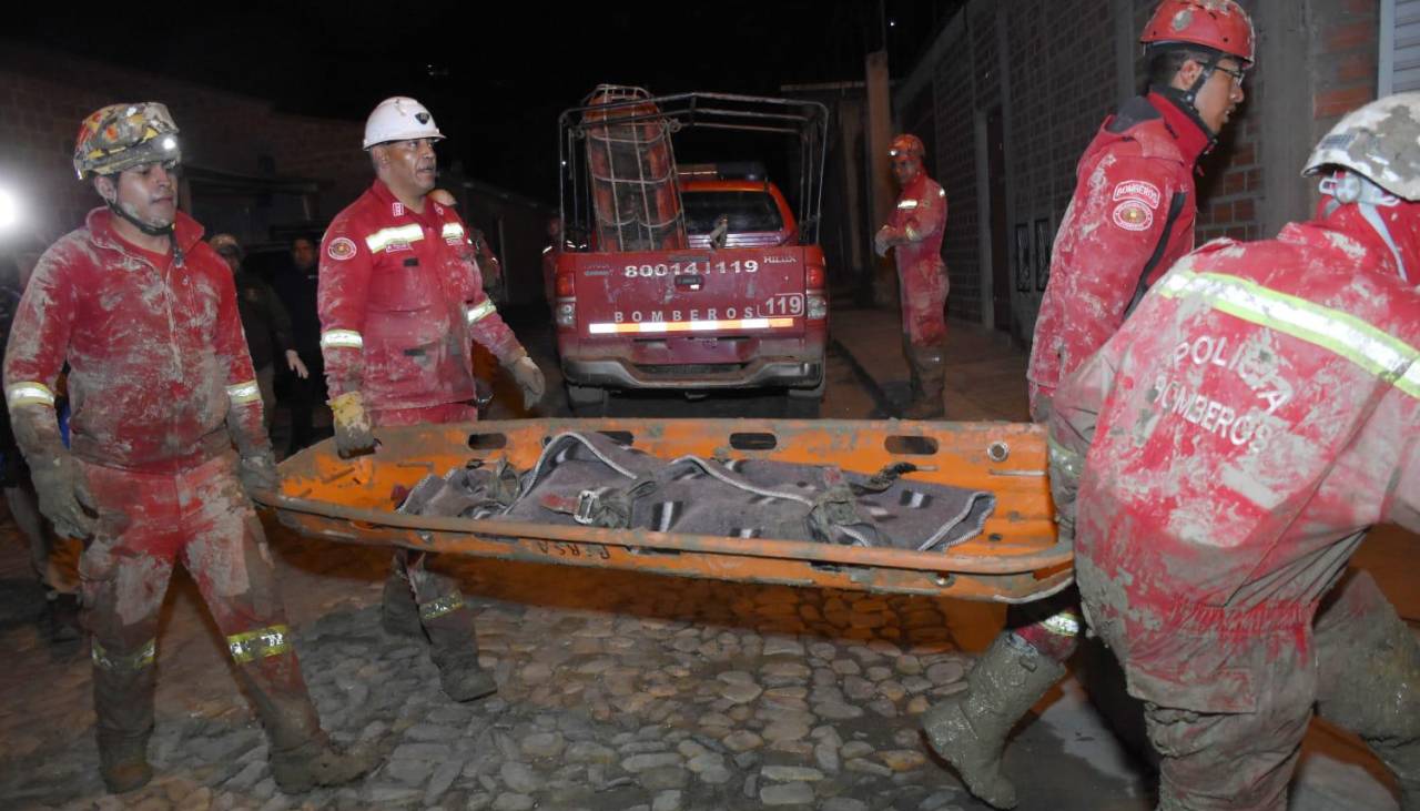 Rescatan el cuerpo de Camila, la niña que fue sepultada por la mazamorra en Bajo Llojeta