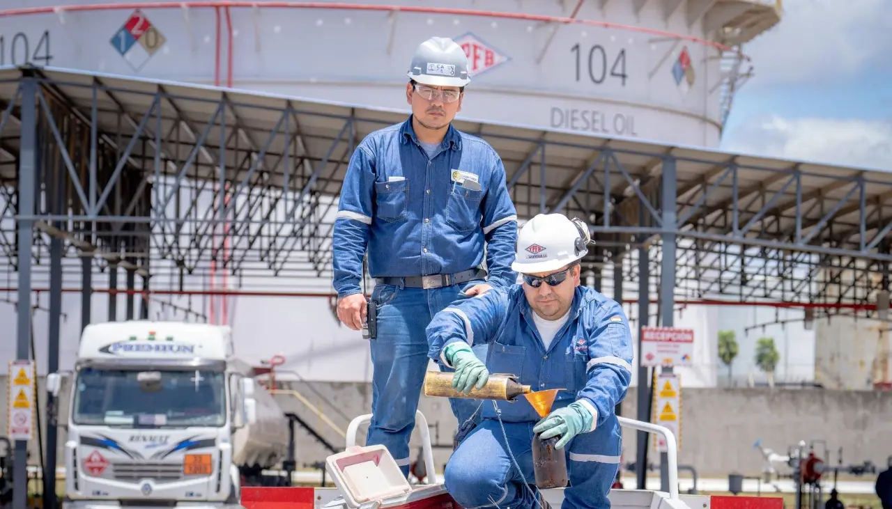 Paz confirma que desde este martes se aplican aditivos a la gasolina para cuidar los motores sin incremento del precio