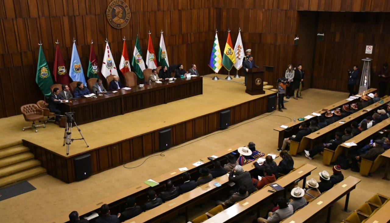 Diputada de APB dice que diálogo Gobierno - COB se reinstala este jueves