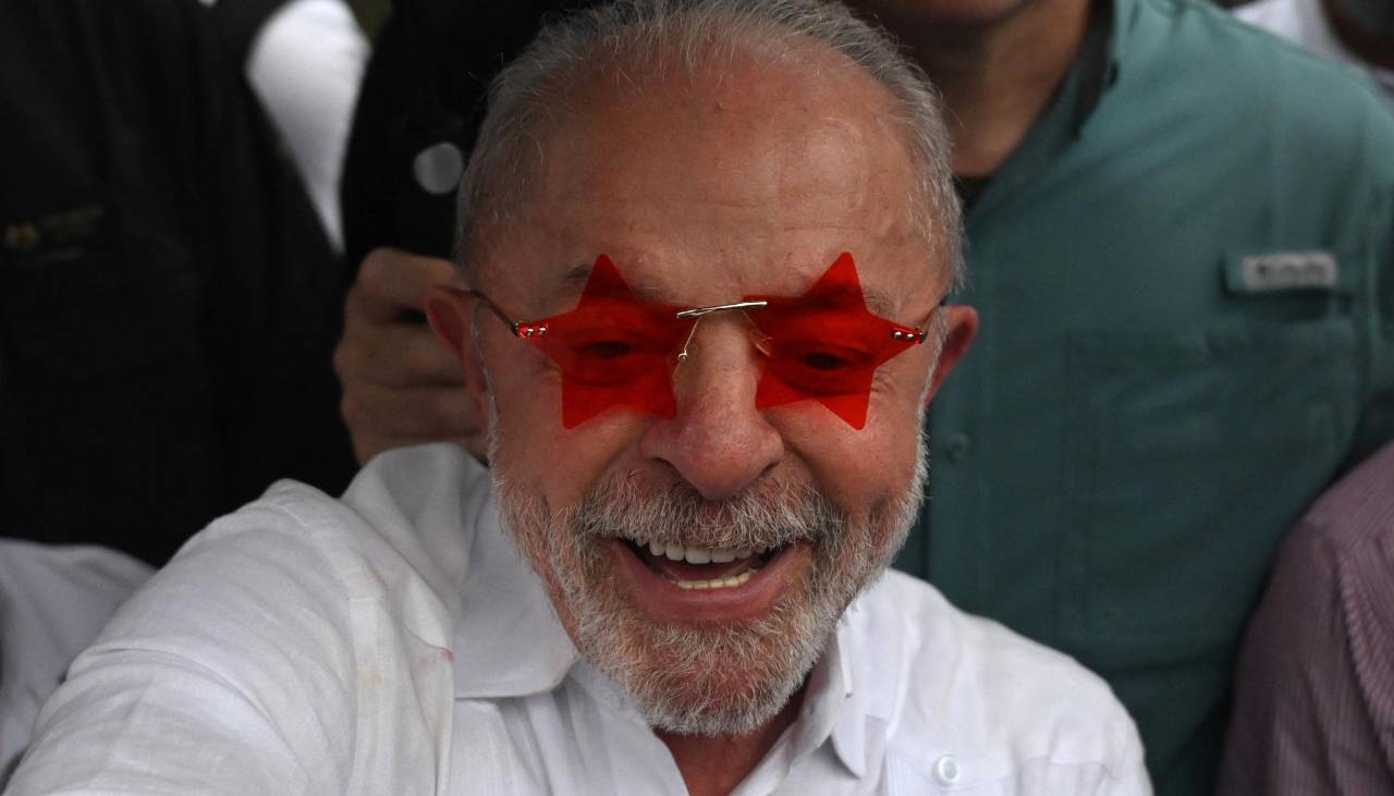 Histórica remontada en Brasil: De quedar segundo en primera vuelta, Lula celebra la victoria frente a Bolsonaro