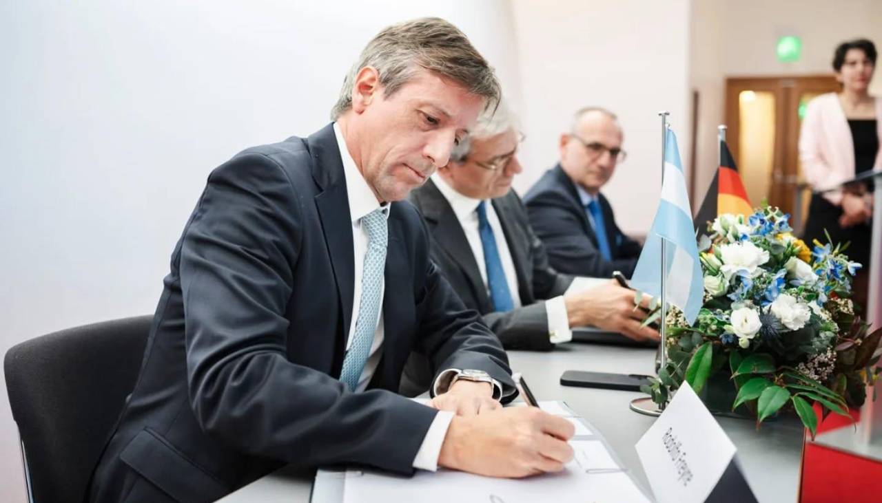 Argentina firma su primer contrato a largo plazo para exportar gas a Europa