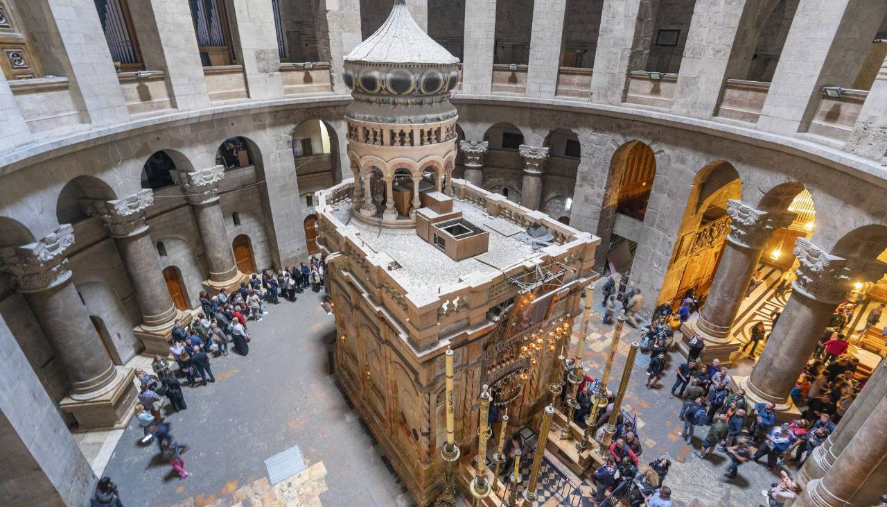 La UE denuncia “violación de la libertad religiosa” por prohibición de acceso al Santo Sepulcro en Jerusalén