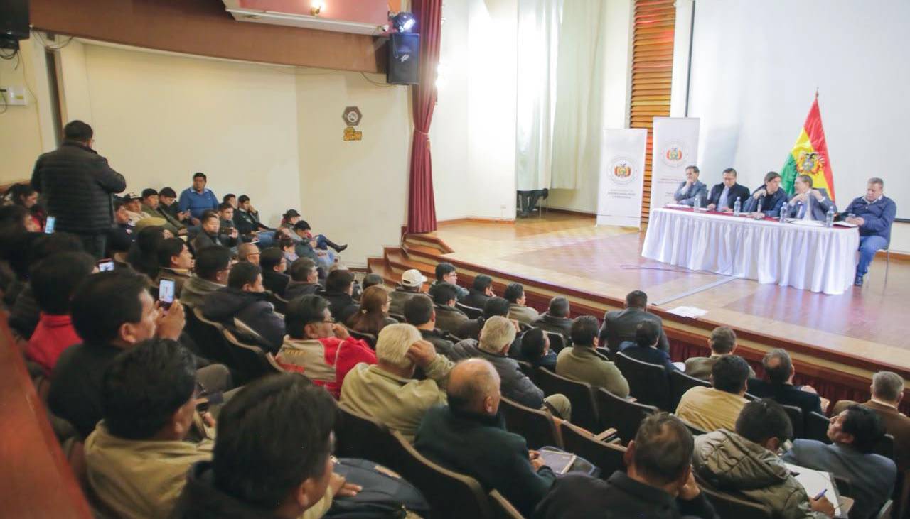 Reunión Gobierno – Choferes entra en cuarto intermedio y se enfilan mesas de trabajo