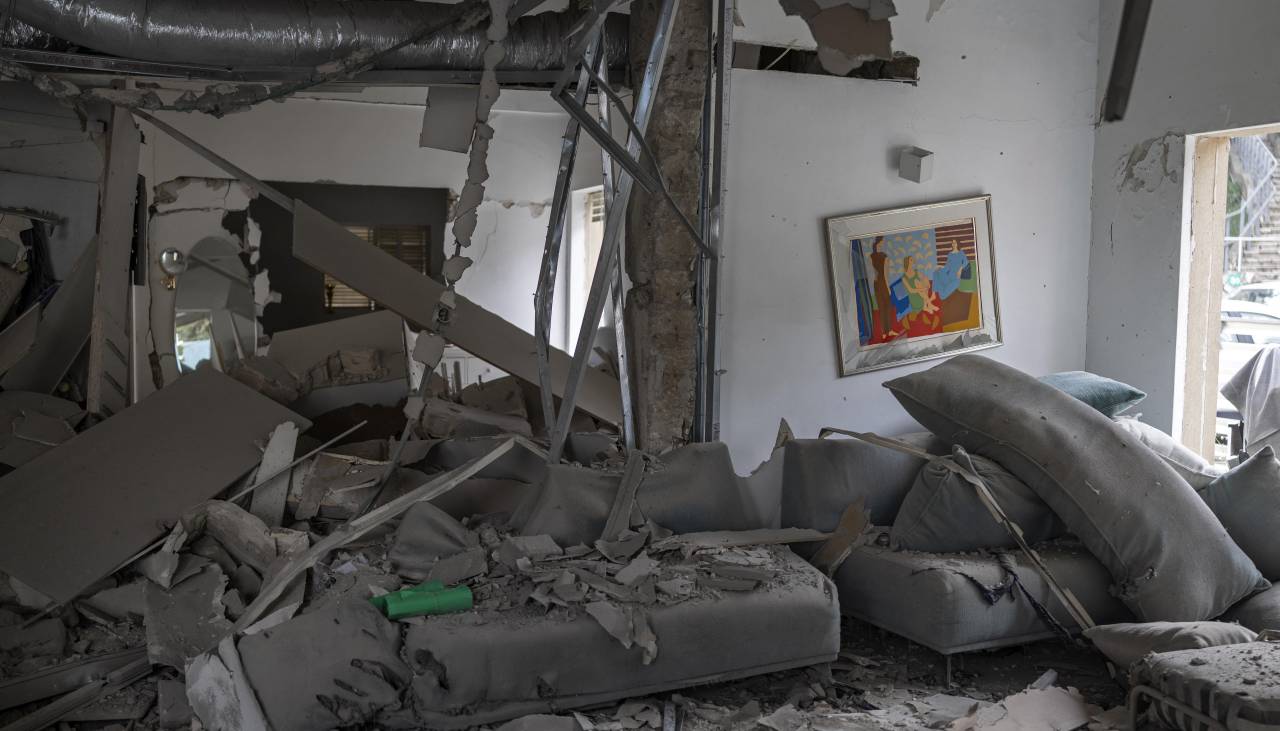 Irán ataca a Israel y Trump amenaza con bombardear puentes y centrales eléctricas