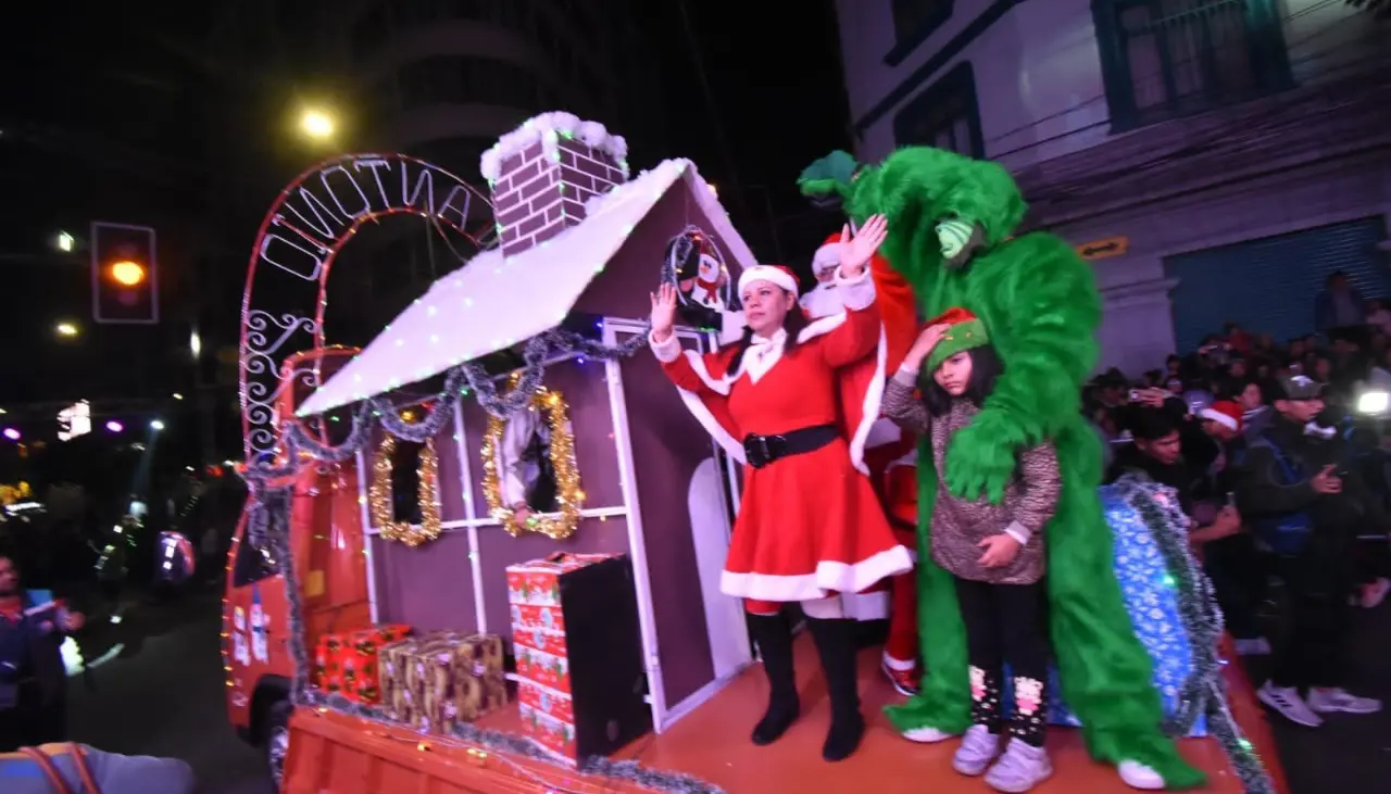 El gran Desfile Navideño 2025 brillará en el centro de La Paz este sábado