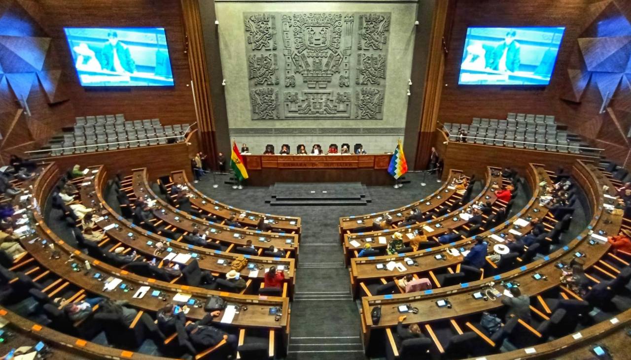 Diputados: Ley de escaños es aprobada en su estación en grande con más de dos tercios de los votos