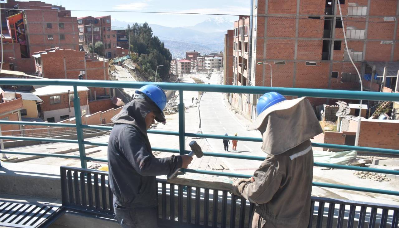 Ultiman los detalles para la entrega de la avenida Apumalla de La Paz, obra que estaba anunciada para las fiestas julias