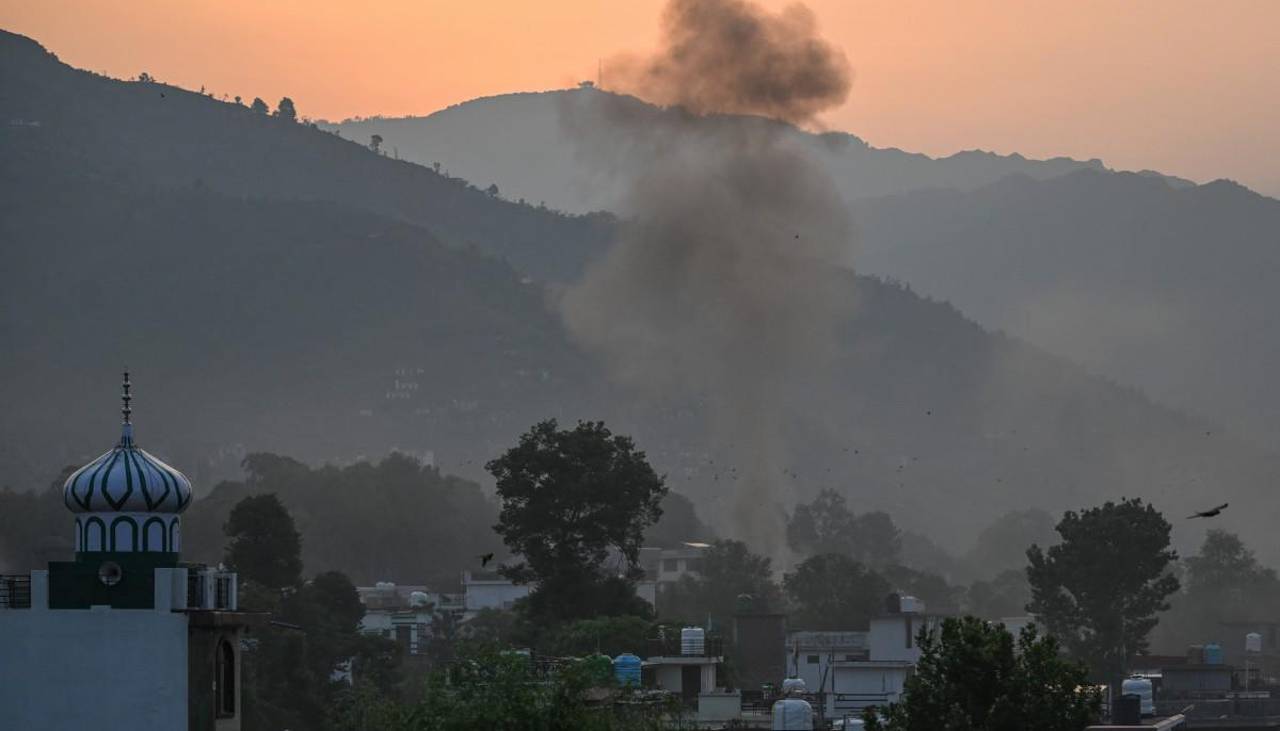 El conflicto entre India y Pakistán arrecia con al menos 38 civiles muertos