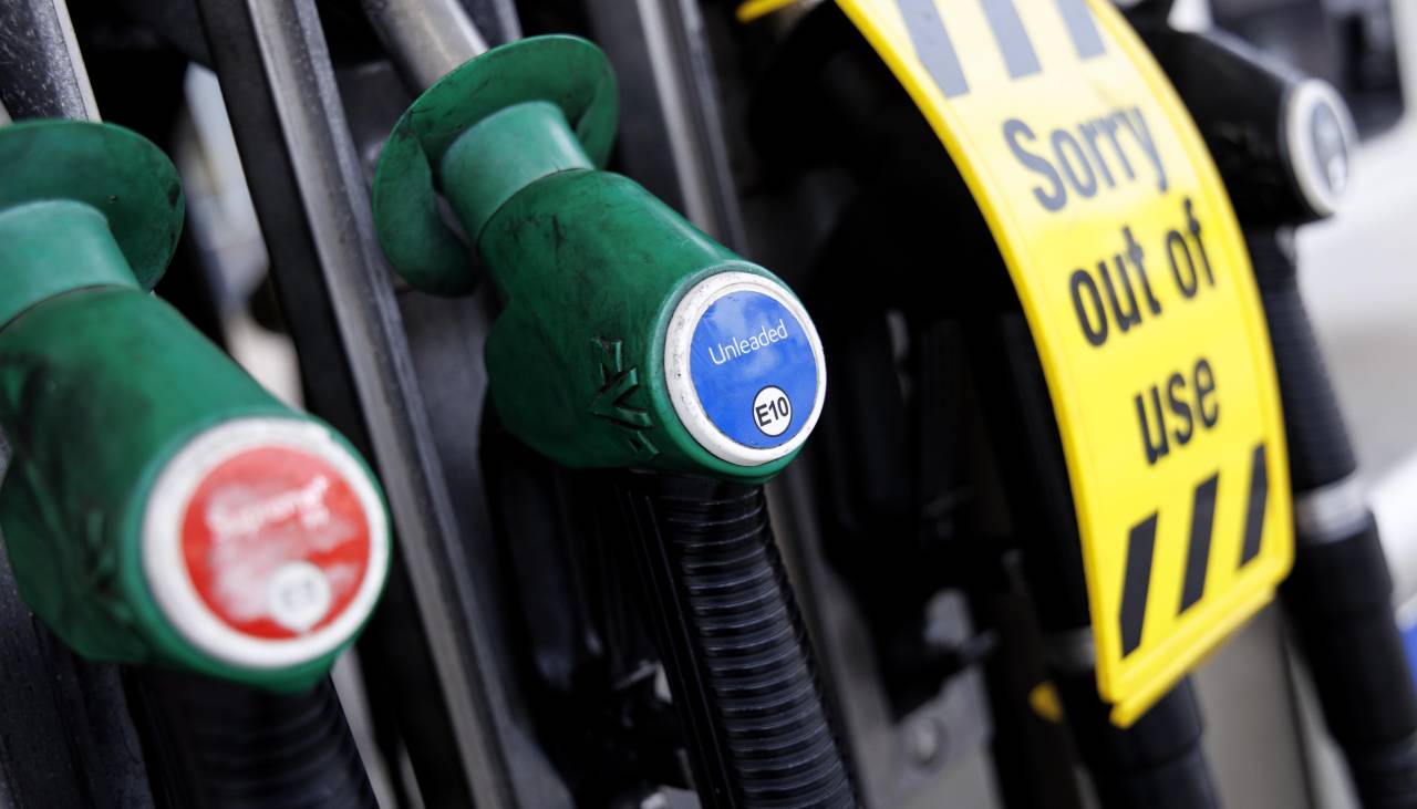 Precio del petróleo supera los $us 110 entre ataques a infraestructura energética por la Guerra en Medio Oriente