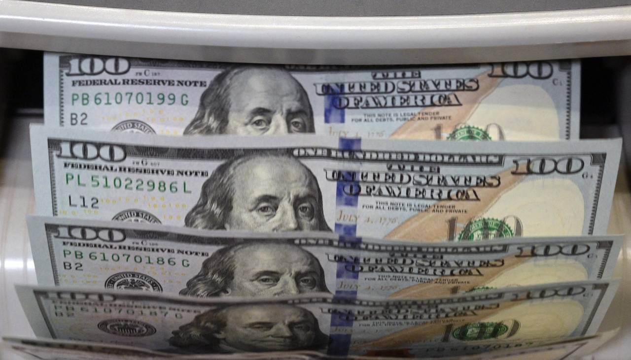 Nueva caída pronunciada del dólar: La cotización para este miércoles es de Bs 10,15