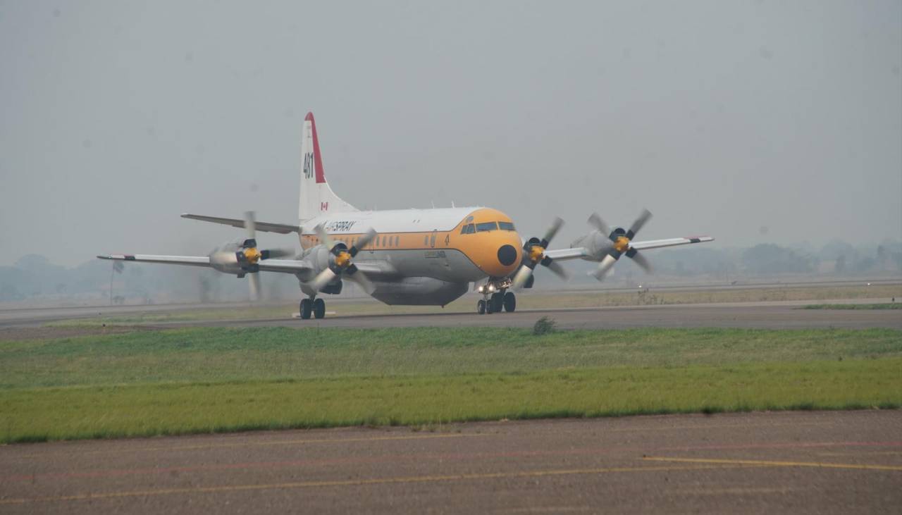 Arribó a Bolivia el segundo Electra Tanker para combatir los incendios forestales