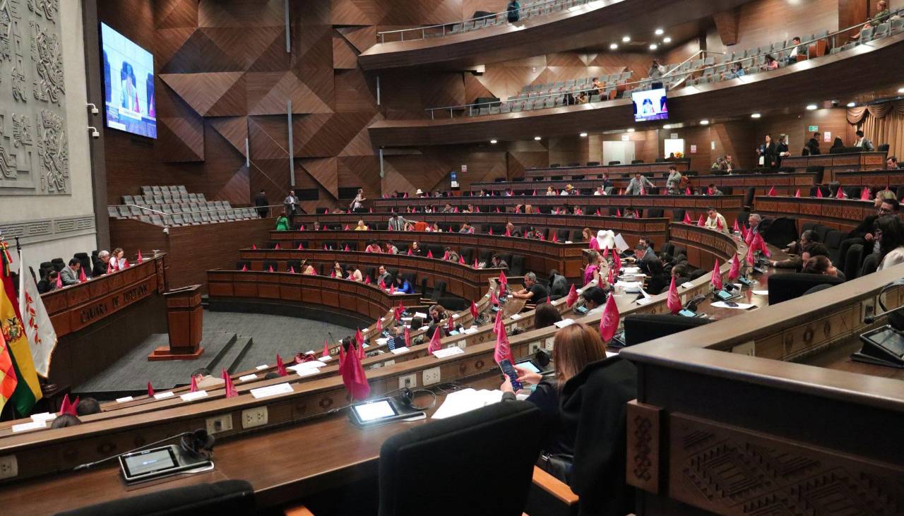 Cámara de Diputados aprueba ampliar a seis meses el arraigo para exautoridades y remite el proyecto al Senado