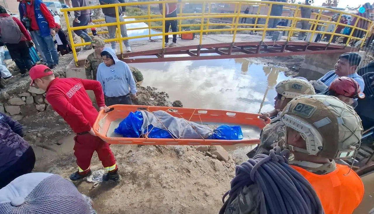 La búsqueda terminó: El niño Matías murió ahogado en un canal al que cayó por un accidente en Oruro