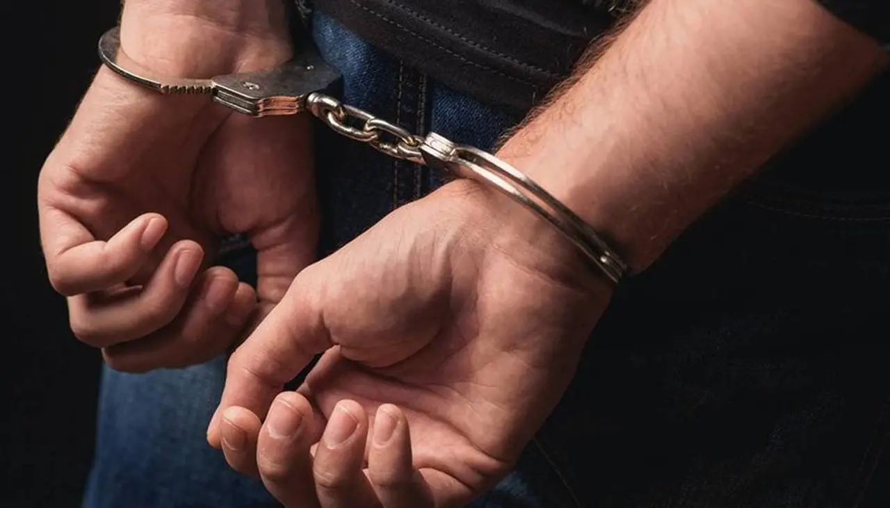 Envían a la cárcel a un hombre que fotografiaba a menores de edad en un baño público