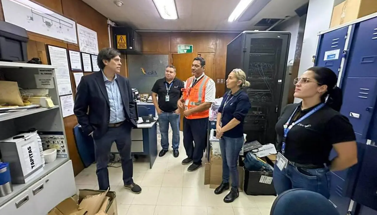 Ministro de Obras Públicas inspeccionó el aeropuerto de Viru Viru e identificó oportunidades para mejoras