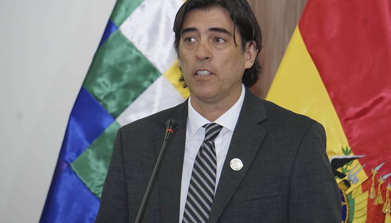 Ministro de Obras Públicas anuncia reunión con expertos internacionales para implementar cielos abiertos