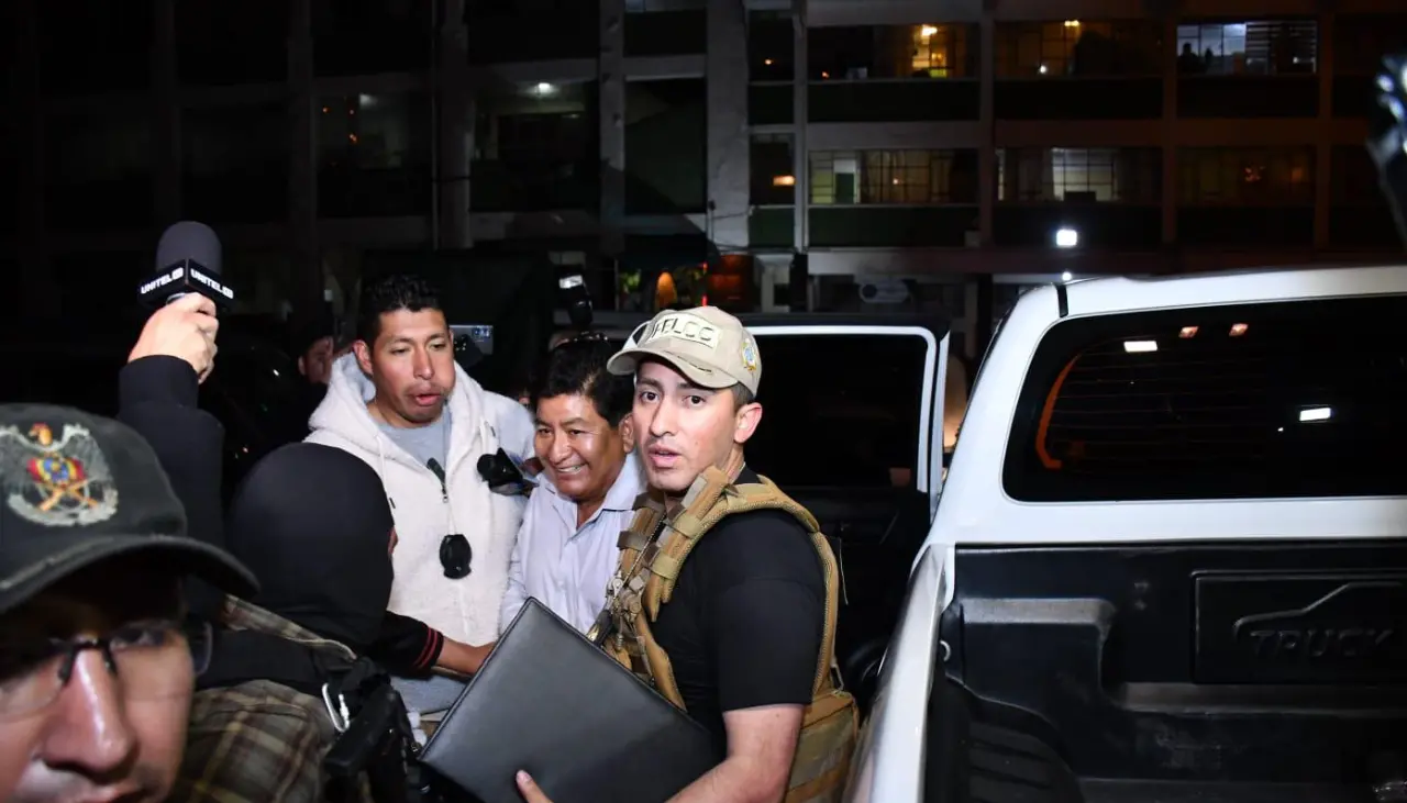 Fiscalía imputa formalmente a exministro Edgar Montaño por tres delitos; se espera fecha y hora para su audiencia