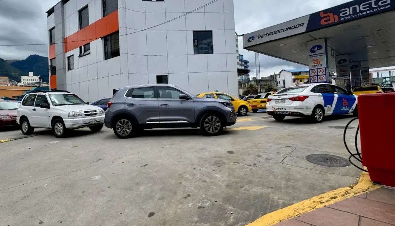 Nueva subida en el precios de los combustibles en Ecuador