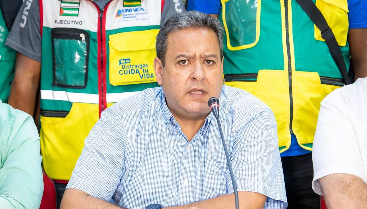 Sebastián Daroca es posesionado como presidente interino de YPFB 