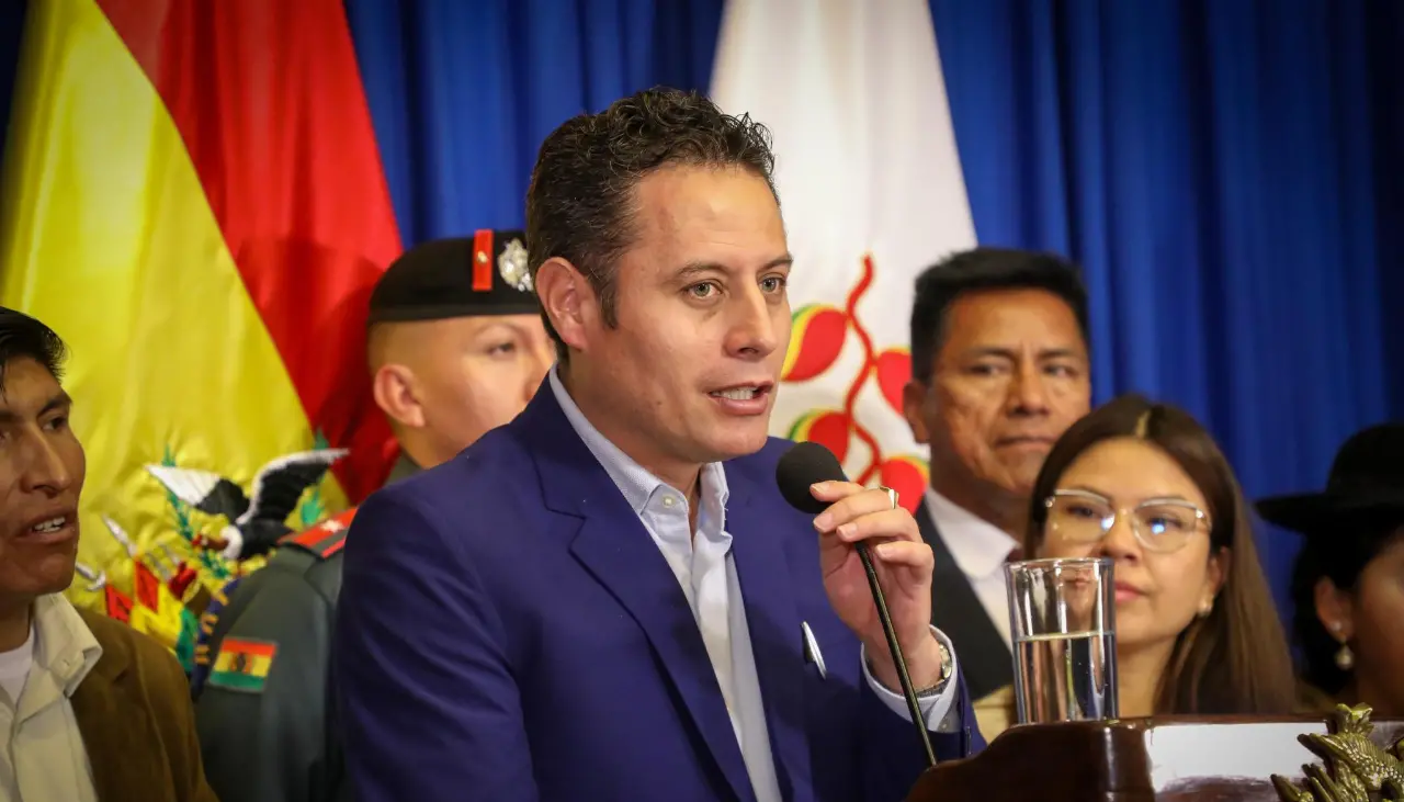 Lara y su bancada condicionan aprobación de créditos en la Asamblea Legislativa Plurinacional 