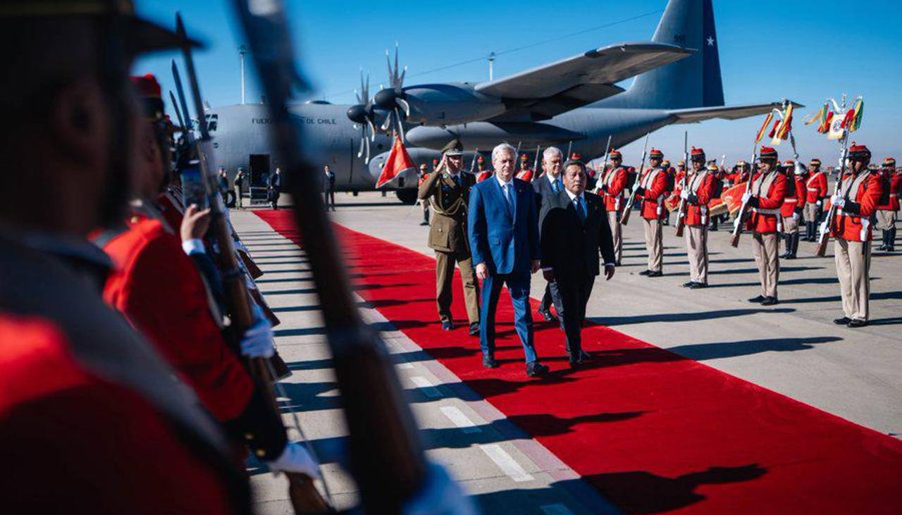 Kast a su llegada a Bolivia: “Comencemos a construir juntos el futuro de nuestras naciones”