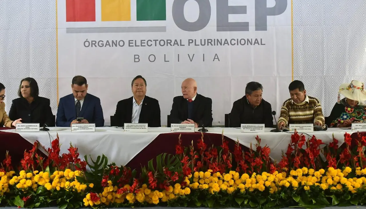 TSE instala cumbre para “garantizar” las elecciones generales con el pedido de una ley para refrendar la preclusión