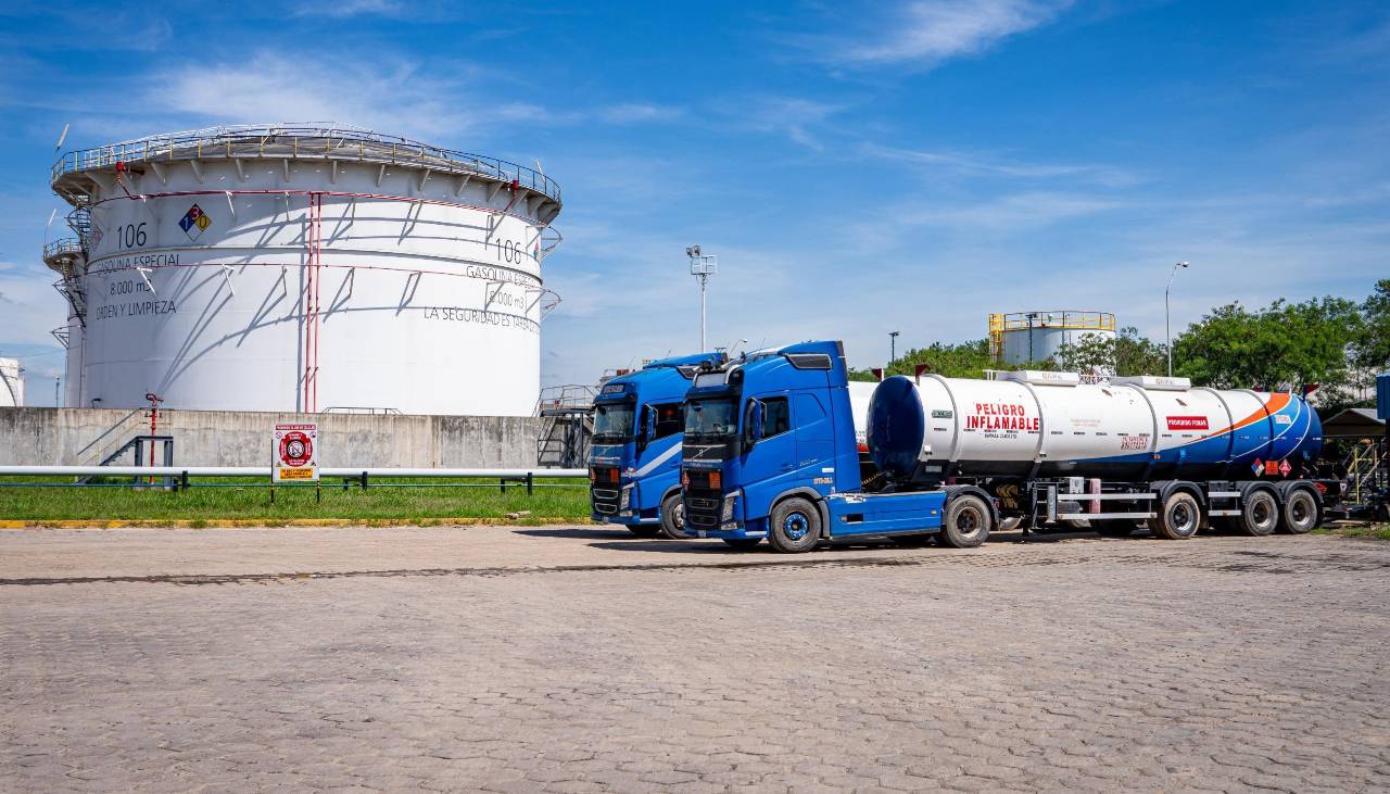 Tras días de filas en surtidores, YPFB dice que se batió récord en despacho de gasolina