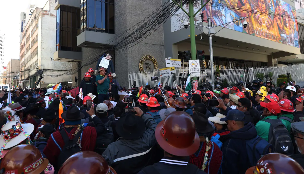 Empresarios rechazan reclamo de aumento salarial del 20% de la COB
