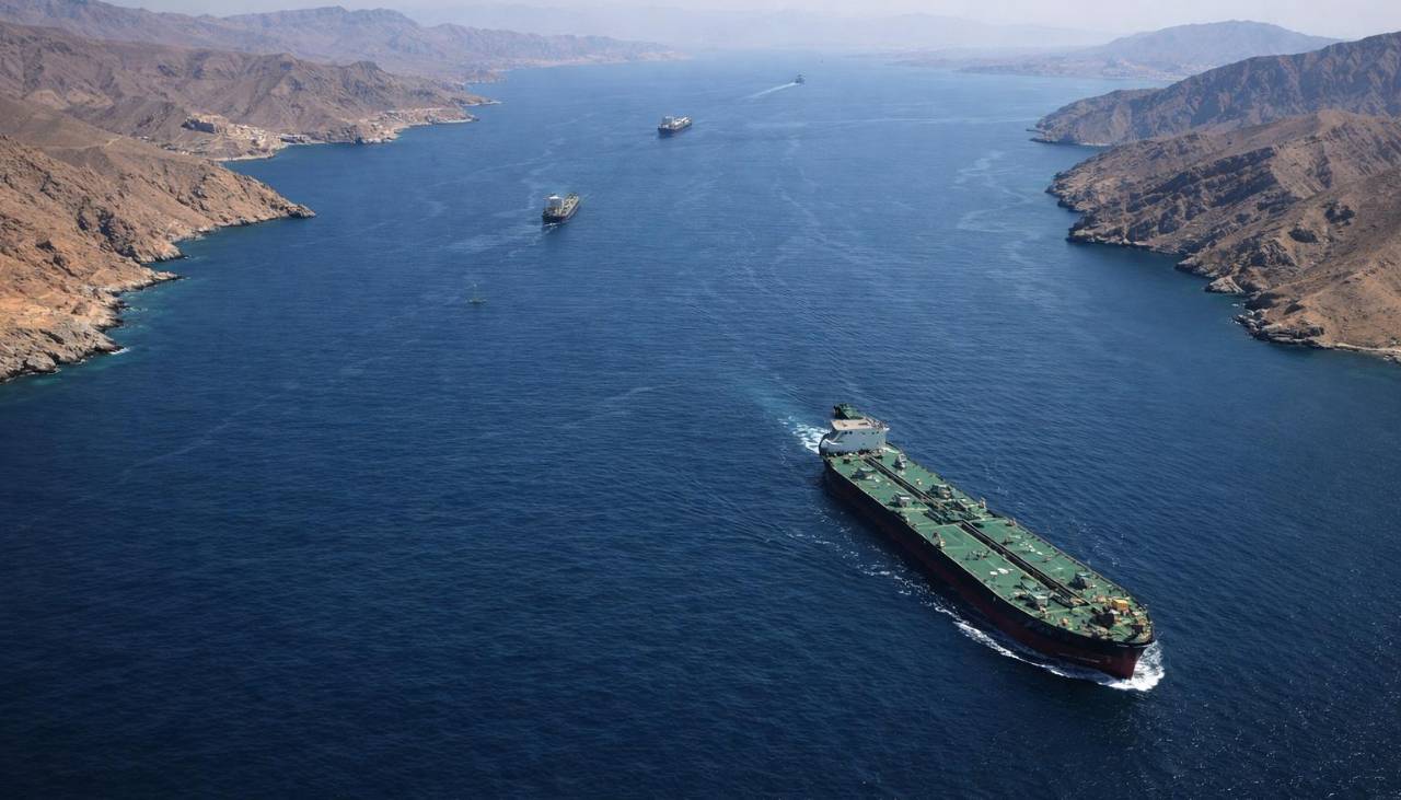 Trump dice que EEUU comienza “proceso de desbloqueo” de Ormuz