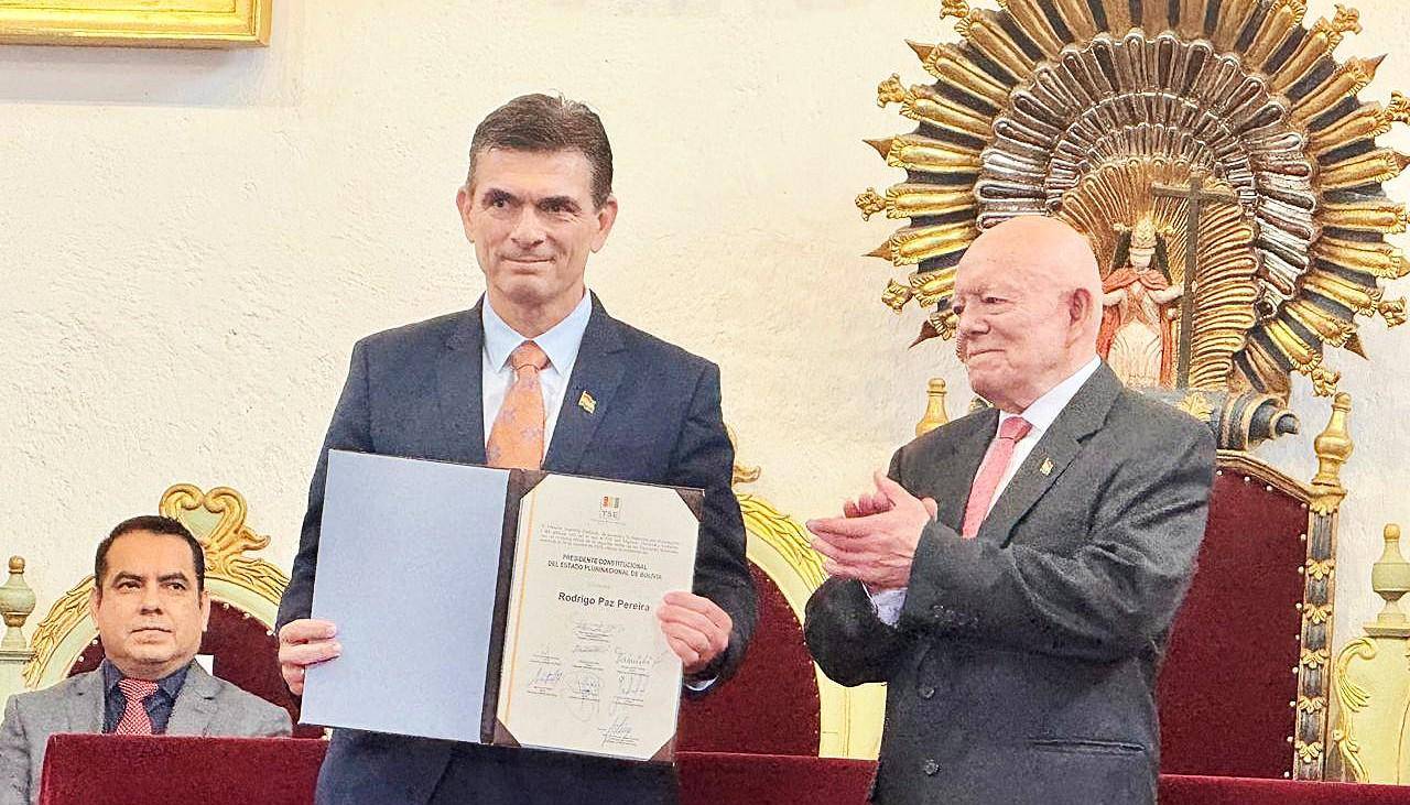 El TSE entrega credenciales a Paz y Lara: “Es la hora de las grandes decisiones”