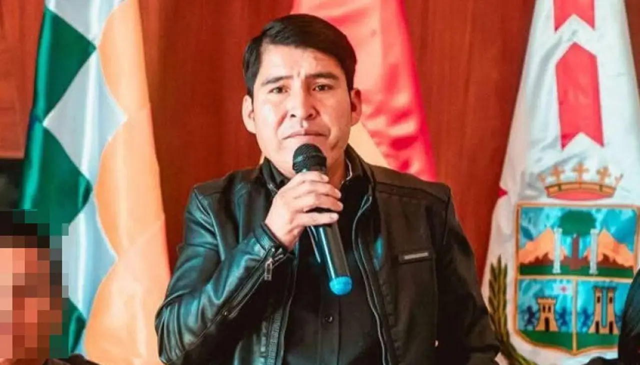 Gobernador Condori presenta una evolución favorable, pero aún no se lo puede declarar “fuera de estado crítico”
