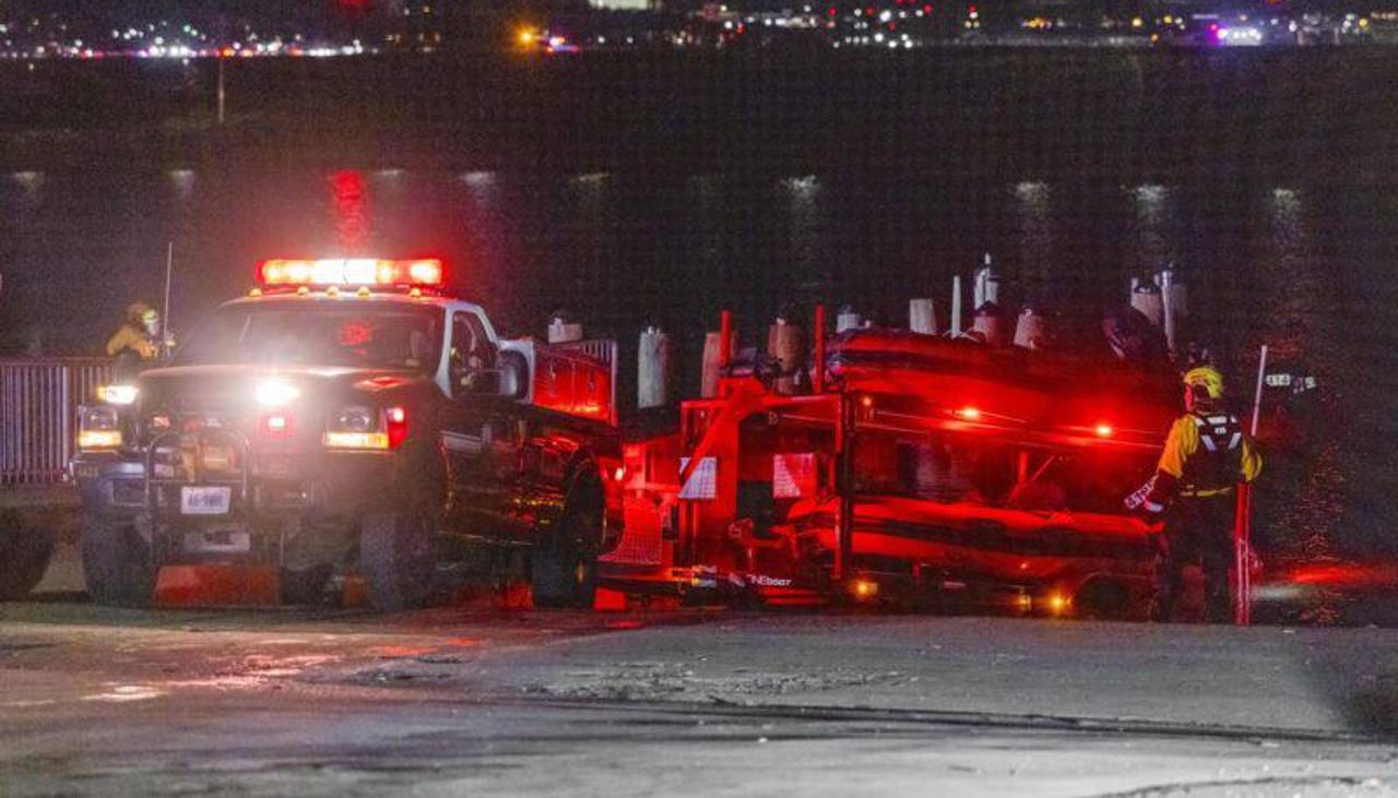 Hay cuerpos sin vida en el río y los rescatistas siguen sin hallar sobrevivientes del accidente aéreo en Washington