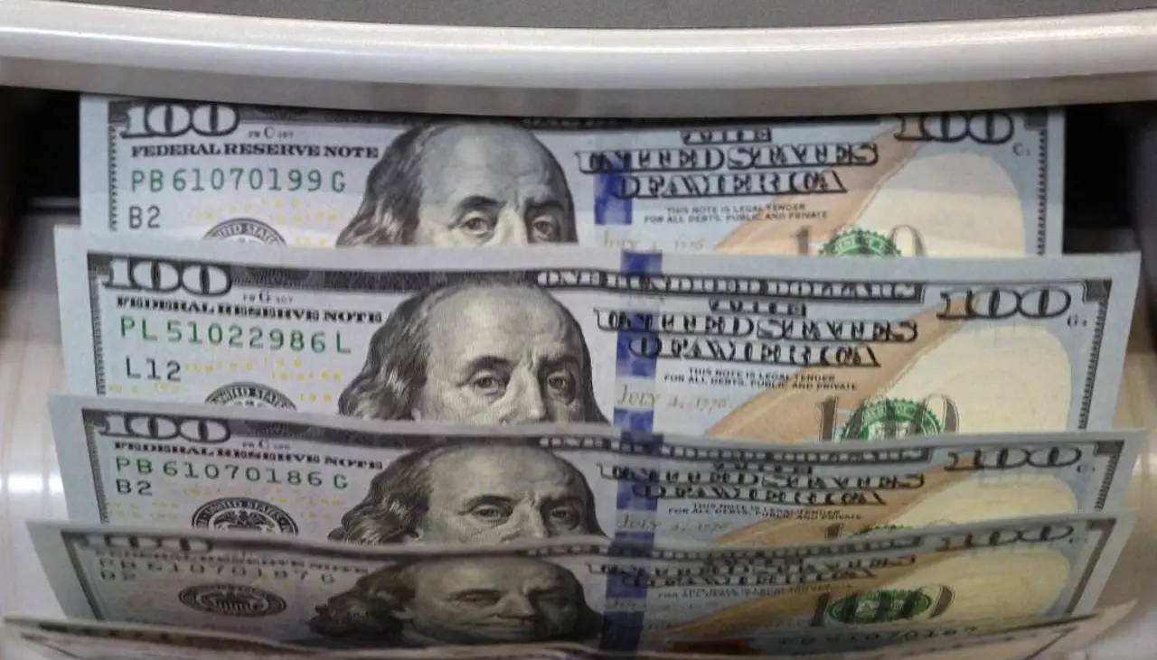 El dólar referencial del BCB baja este viernes a Bs 9,44 después del pico del jueves