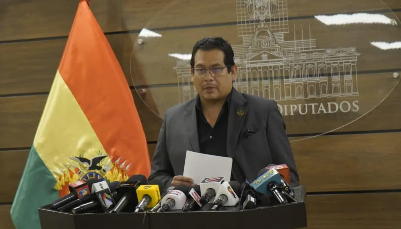 Presidente de Diputados pide un gran diálogo nacional tras eliminación de la subvención 