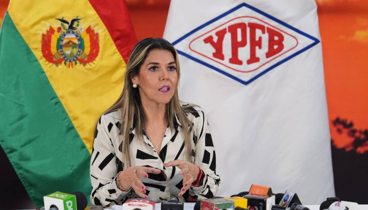 Abogado de exgerente de YPFB dice que fue aprehendida de manera ilegal