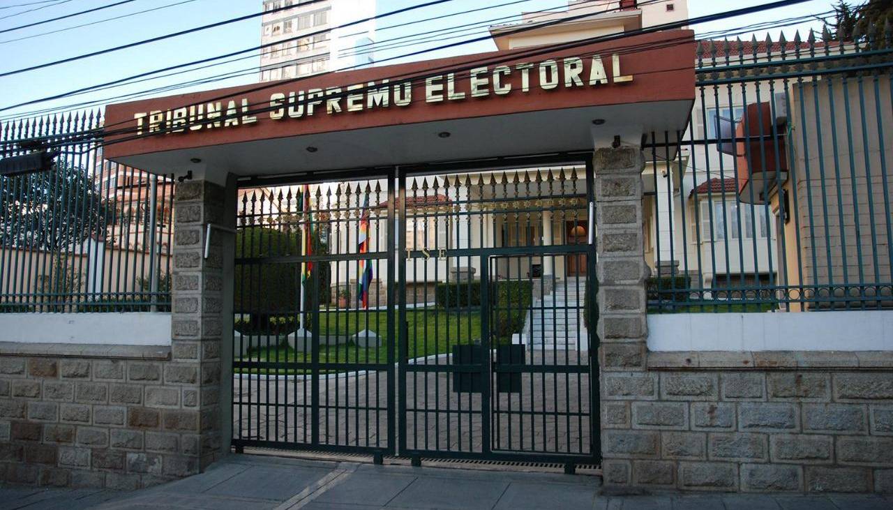 Diputada presenta denuncia ante el TSE y pide la anulación de la personería jurídica de UCS