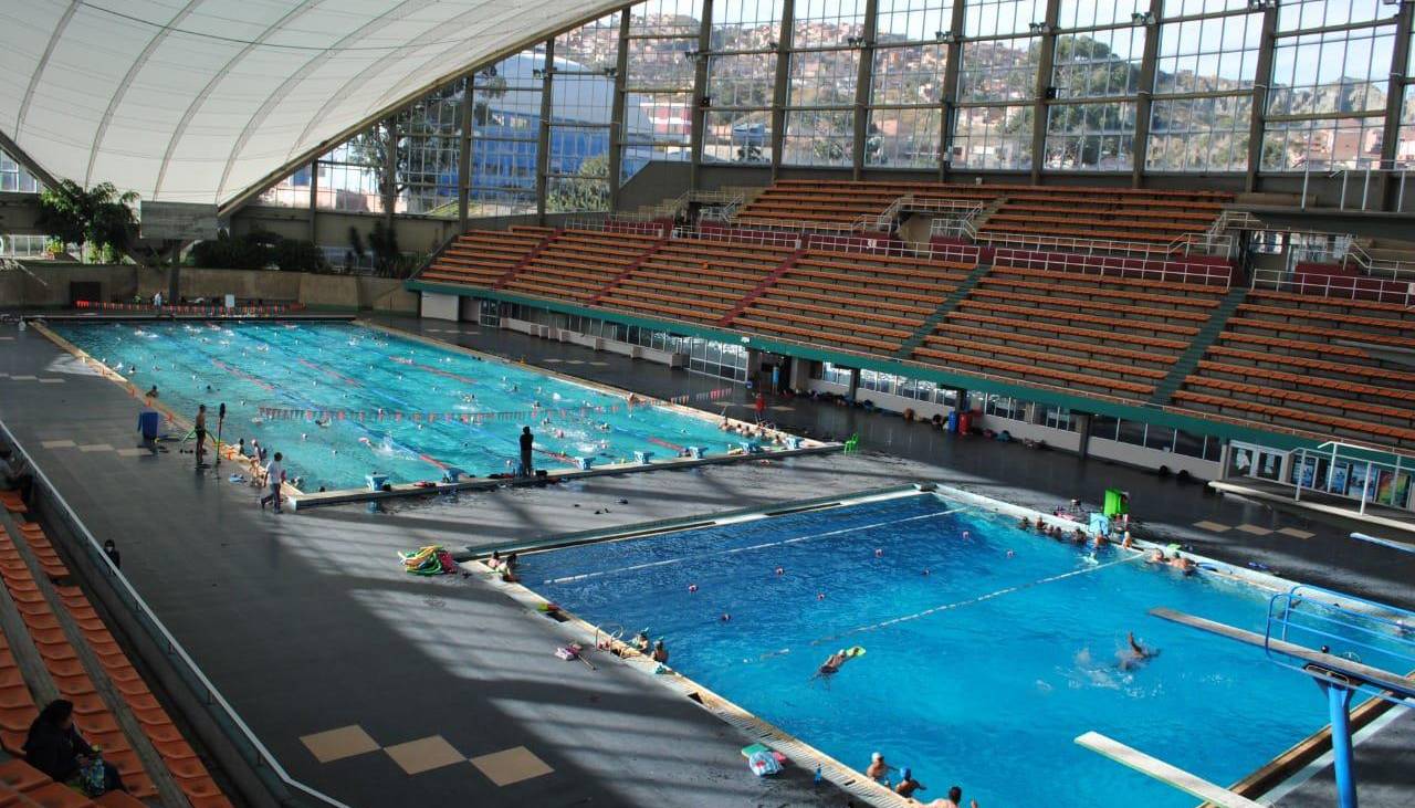 Buzo de 61 años de edad aparece muerto dentro de la Piscina Olímpica de La Paz