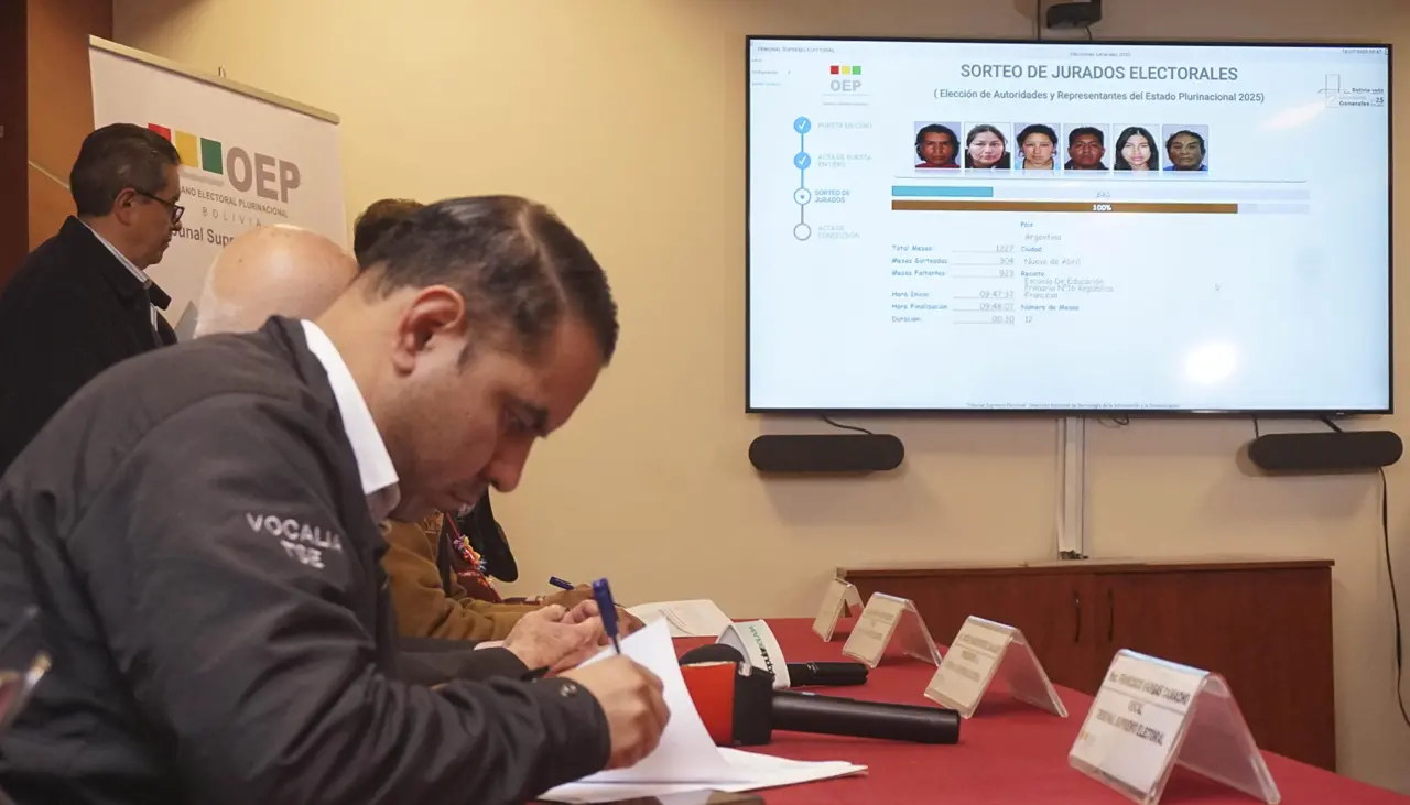 Segunda vuelta: TSE alista sorteo de 213.000 jurados electorales para este viernes
