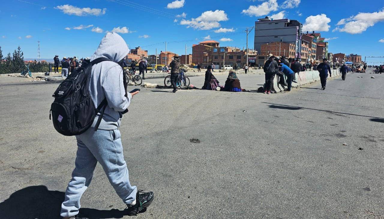 En medio de los bloqueos, el Gobierno convoca a actores políticos y sociales de La Paz al “encuentro por el desarrollo”