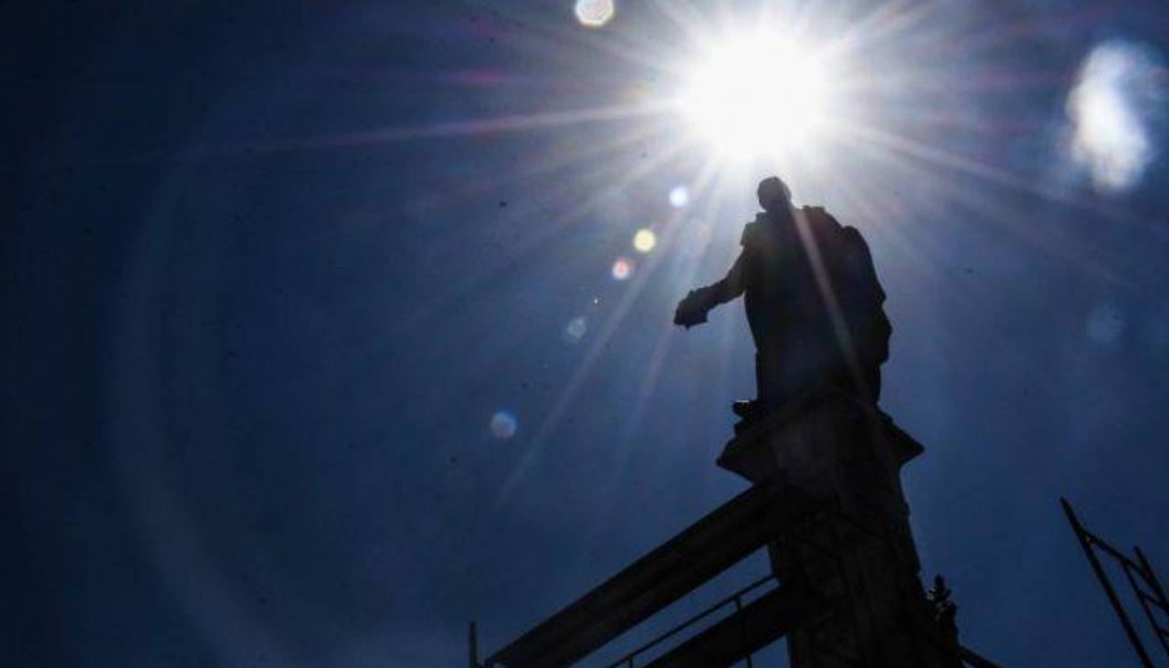 La Alcaldía de La Paz alista la plaza Murillo para el acto de transmisión de mando